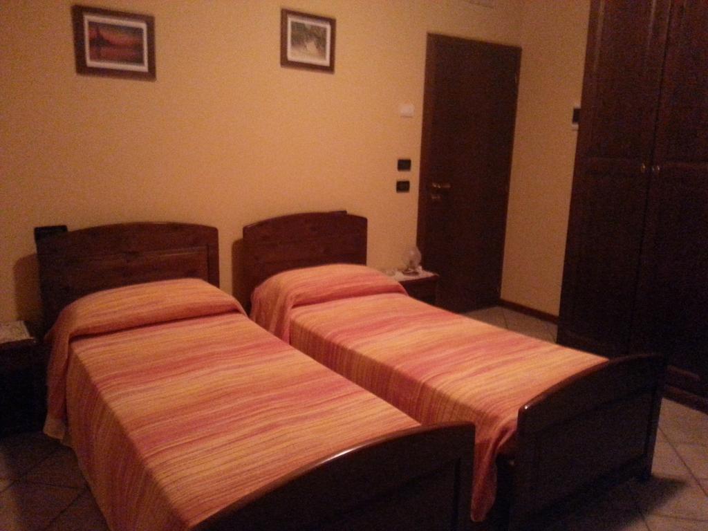 Lo Zodiaco Hotel Roncobillaccio Kültér fotó